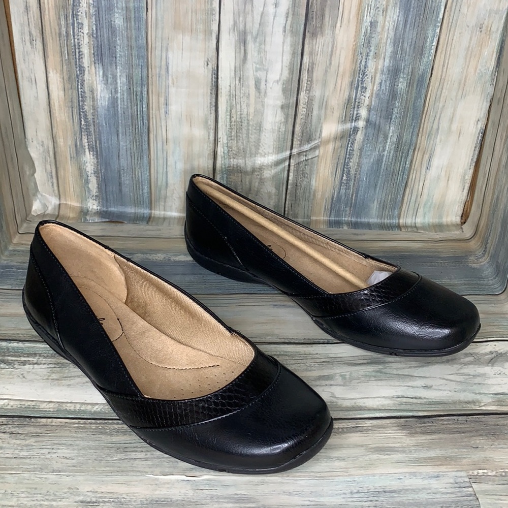 LifeStride Women's Deja Vu Ballet Flat ✅